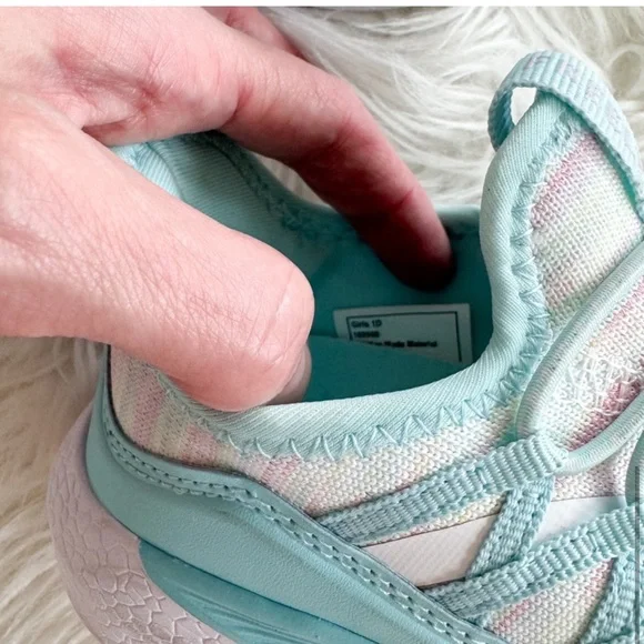 Little girl sneakers - Picture 5 of 5